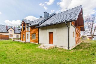 Uroczy | stan deweloperski | technologia tradycyjna
Dom na sprzedaż
Powierzchnia: 214,80 m2
Rok budowy: 2020
CHECHŁO / OLKUSZ